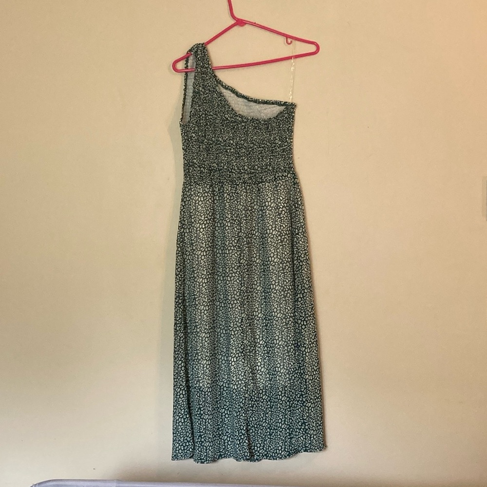 Medium green dress